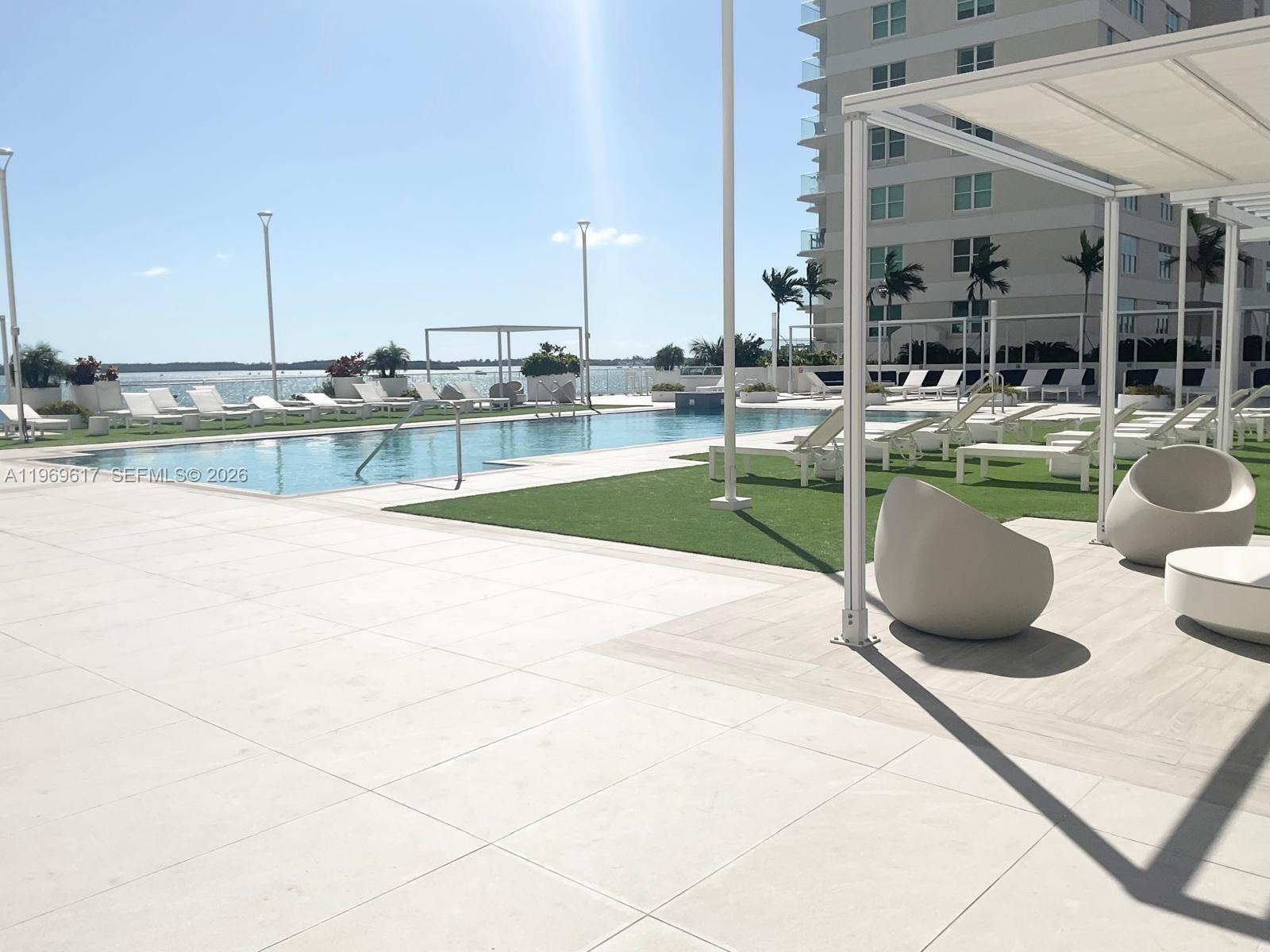 ISOLA CONDO - Residential