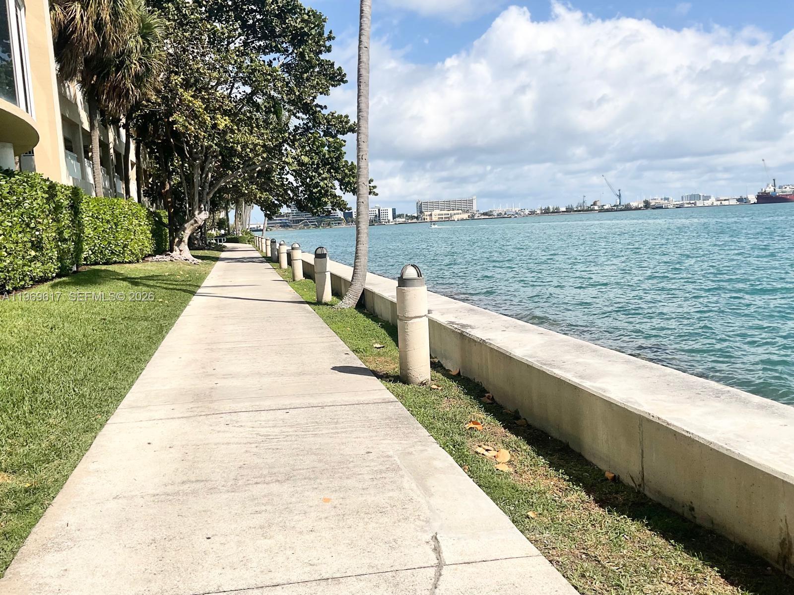 ISOLA CONDO - Residential