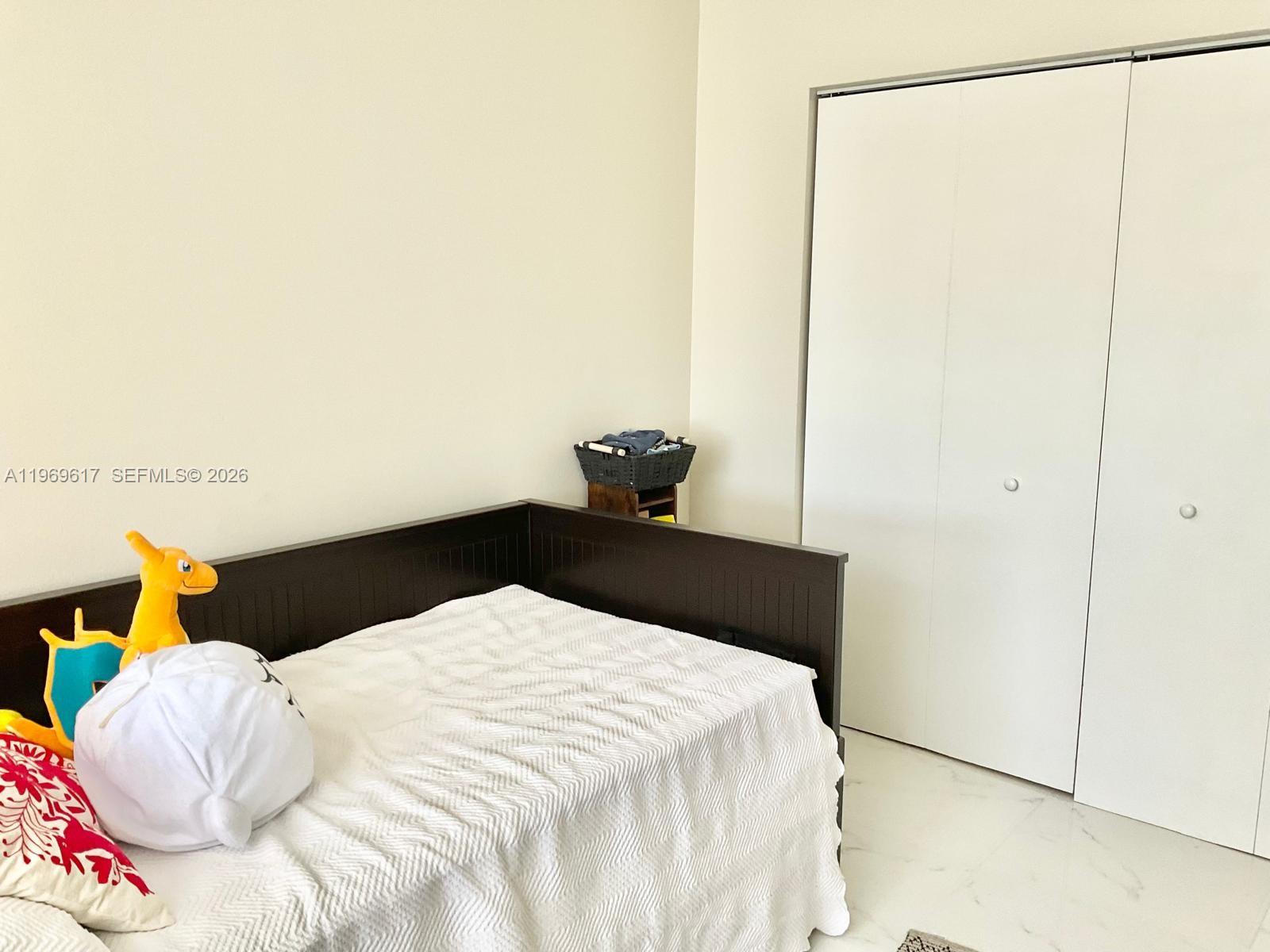 ISOLA CONDO - Residential