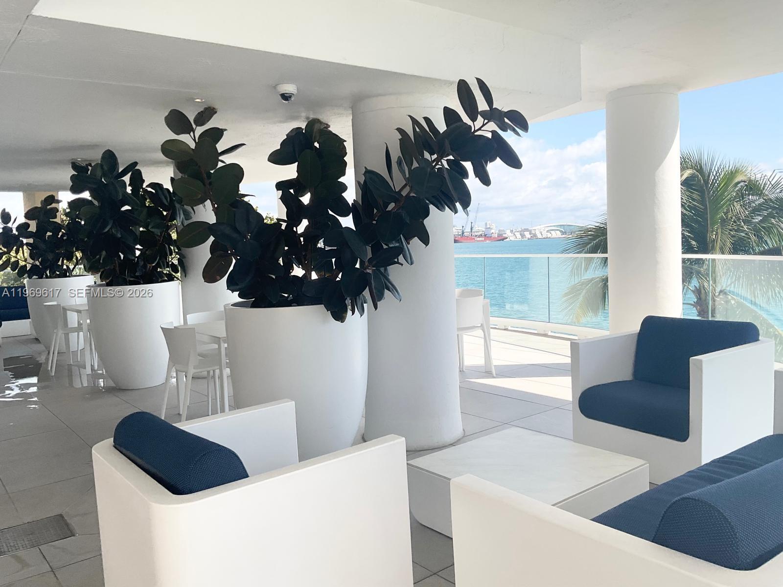 ISOLA CONDO - Residential