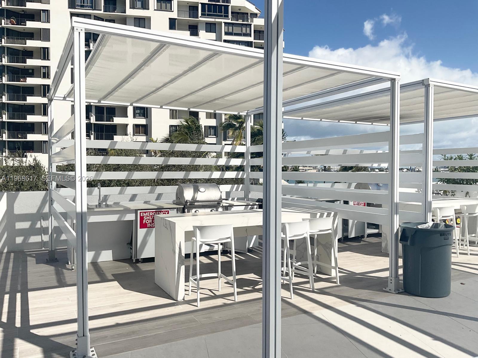 ISOLA CONDO - Residential