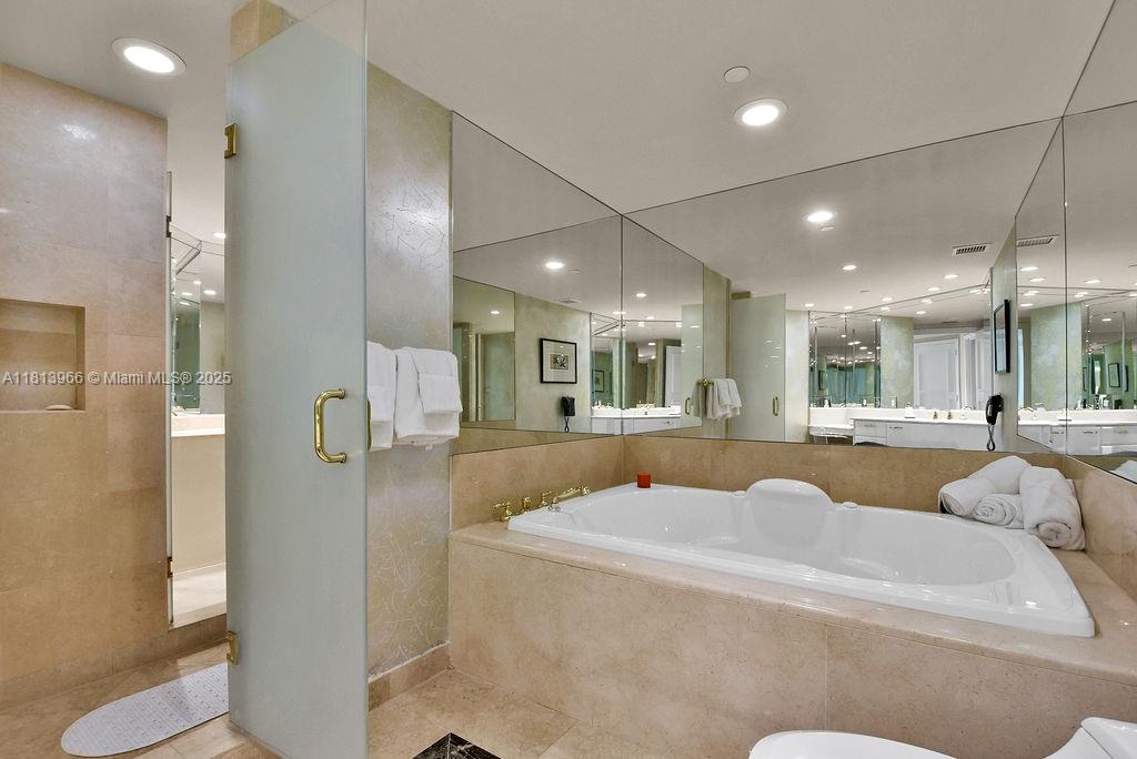 TOWERS OF PORTO VITA-SOUT - Residential Lease