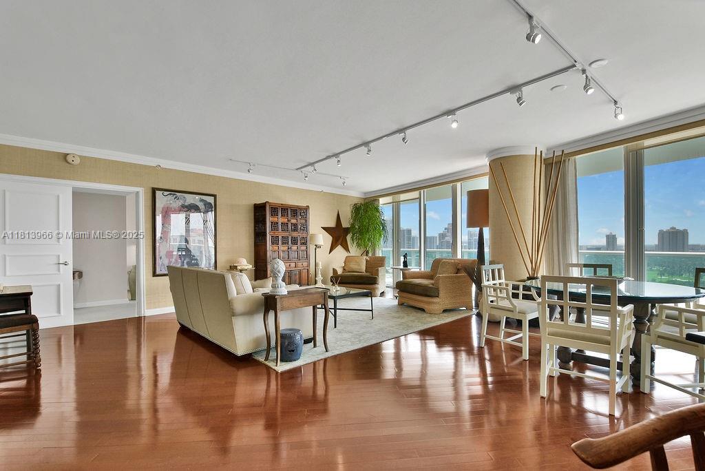 TOWERS OF PORTO VITA-SOUT - Residential Lease