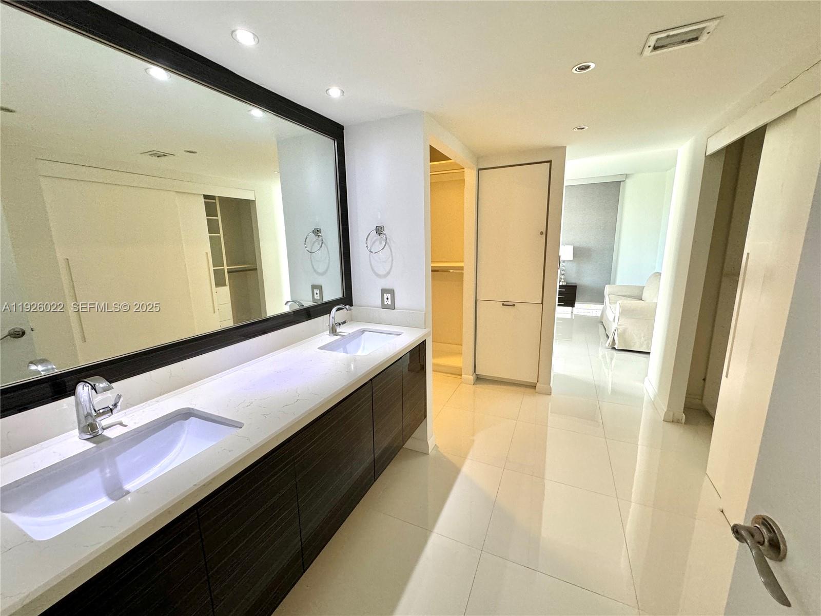 FLAMENCO CONDO TOWER I - Residential Lease