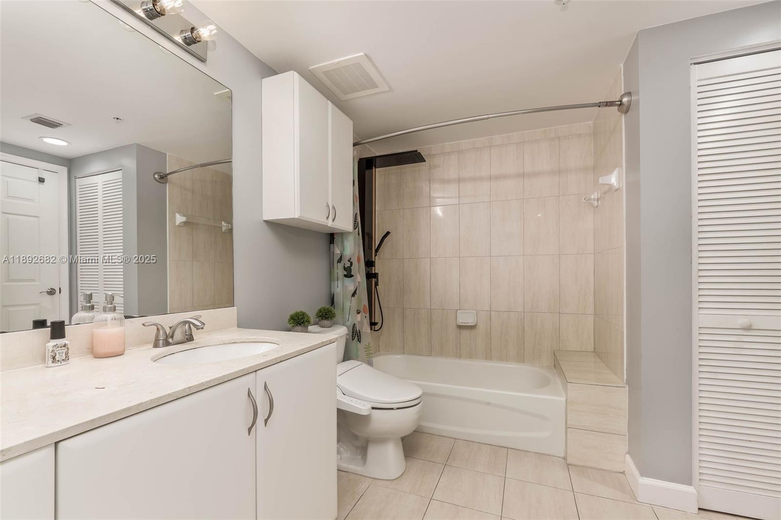 OPERA TOWER CONDO - Residential