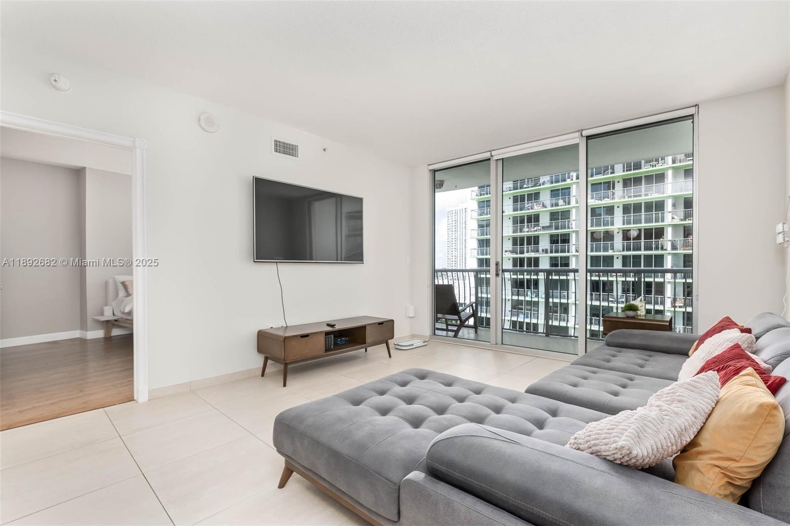 OPERA TOWER CONDO - Residential