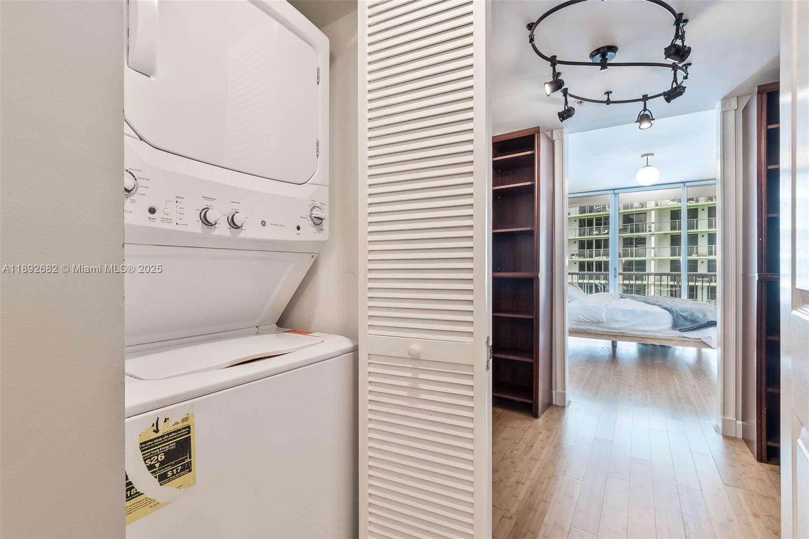 OPERA TOWER CONDO - Residential