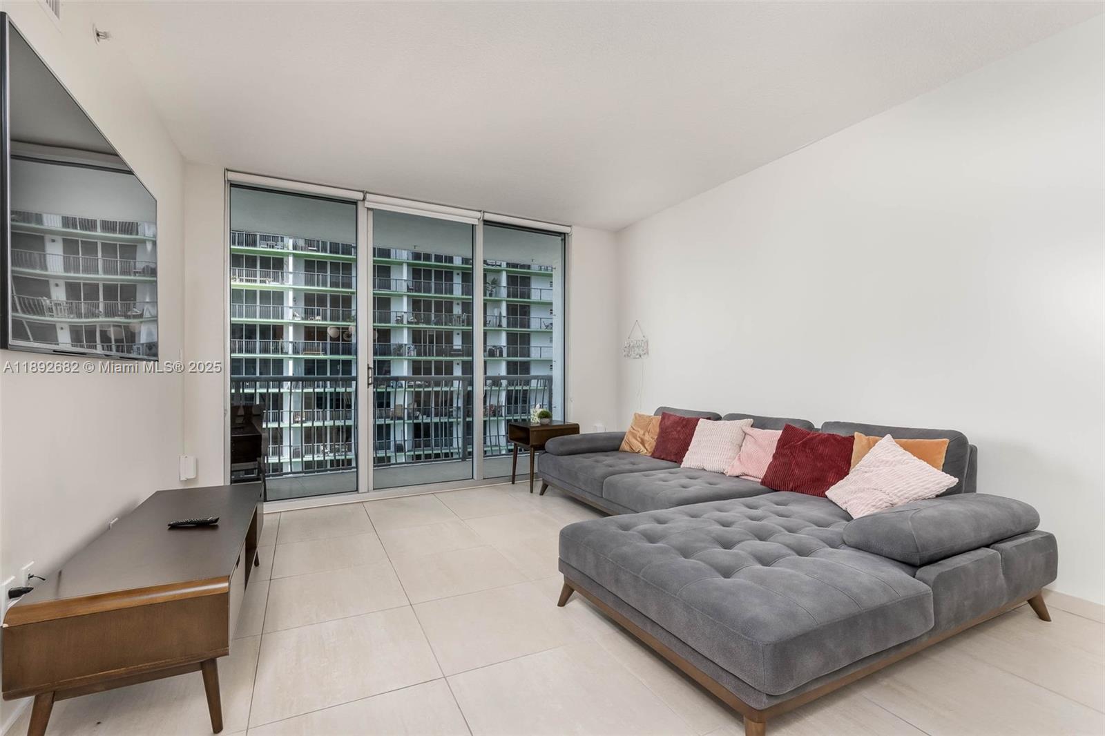 OPERA TOWER CONDO - Residential