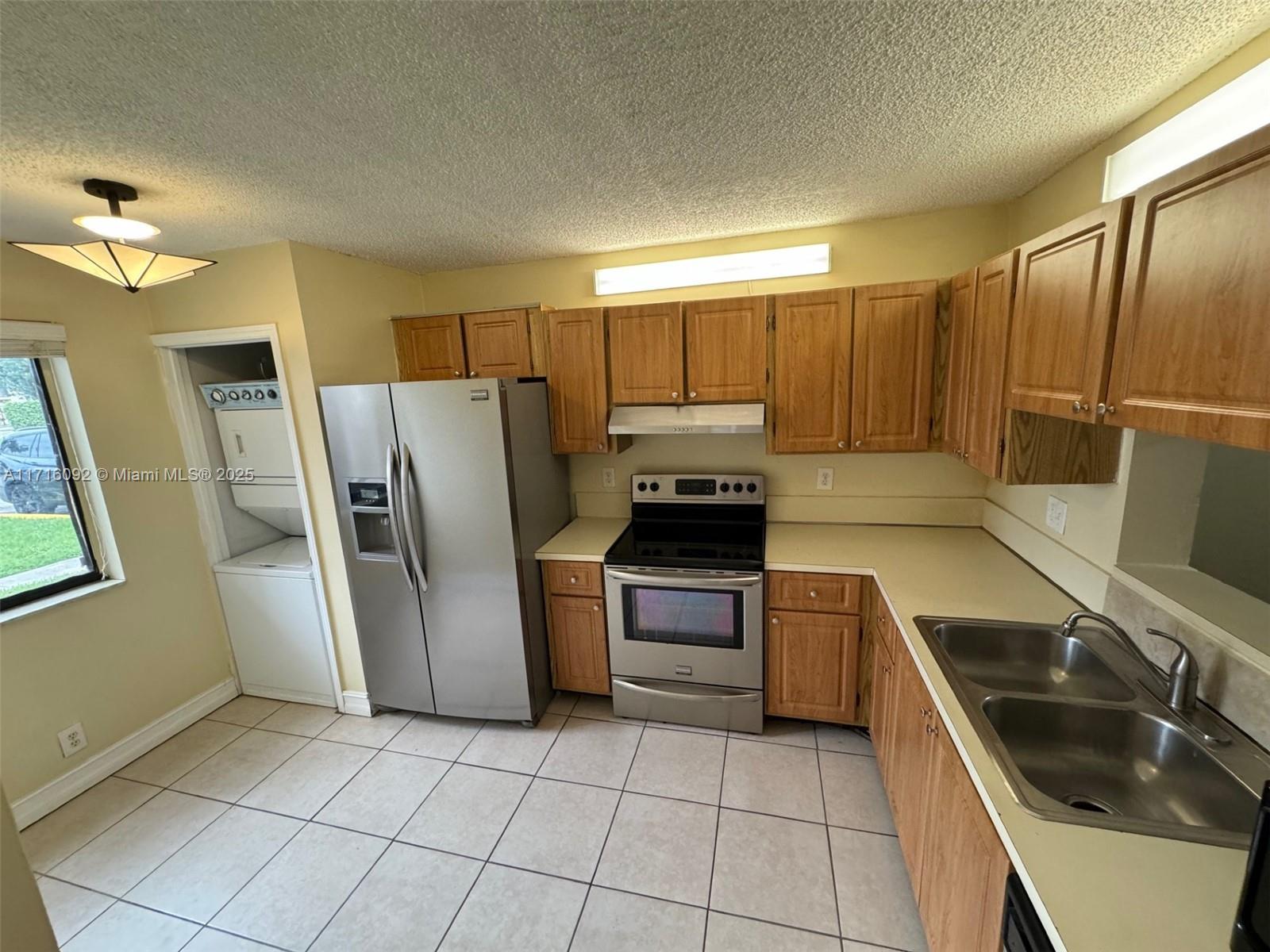 8041 Southgate Blvd H5, North Lauderdale, Miami-Dade County, Florida - 2 Bedrooms  
2 Bathrooms - 