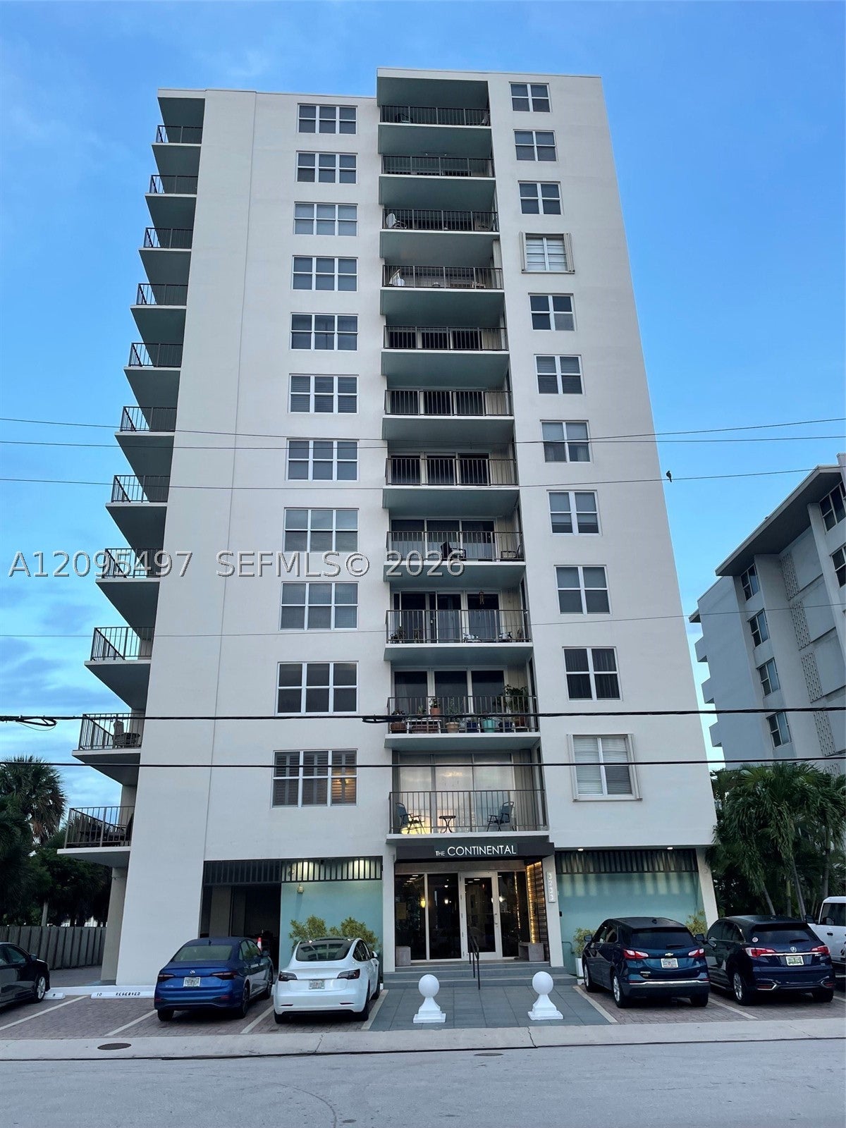 3233 NE 32nd Ave 601, Fort Lauderdale, FL, 33308/$450,000 2 3233 NE 32nd Ave 601