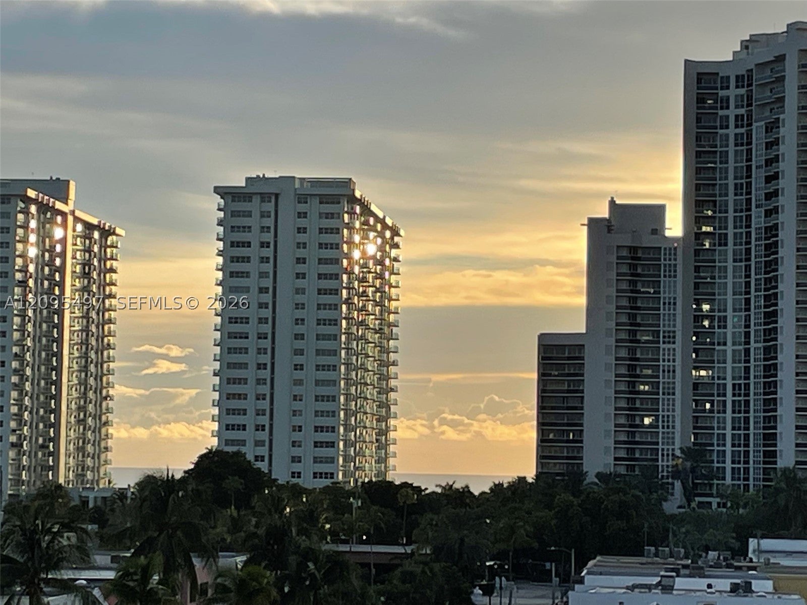 3233 NE 32nd Ave 601, Fort Lauderdale, FL, 33308/$450,000 3 3233 NE 32nd Ave 601