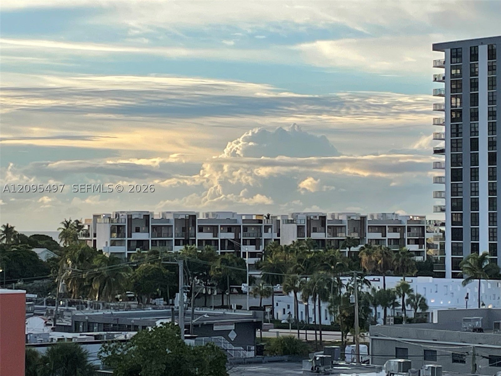 3233 NE 32nd Ave 601, Fort Lauderdale, FL, 33308/$450,000 4 3233 NE 32nd Ave 601
