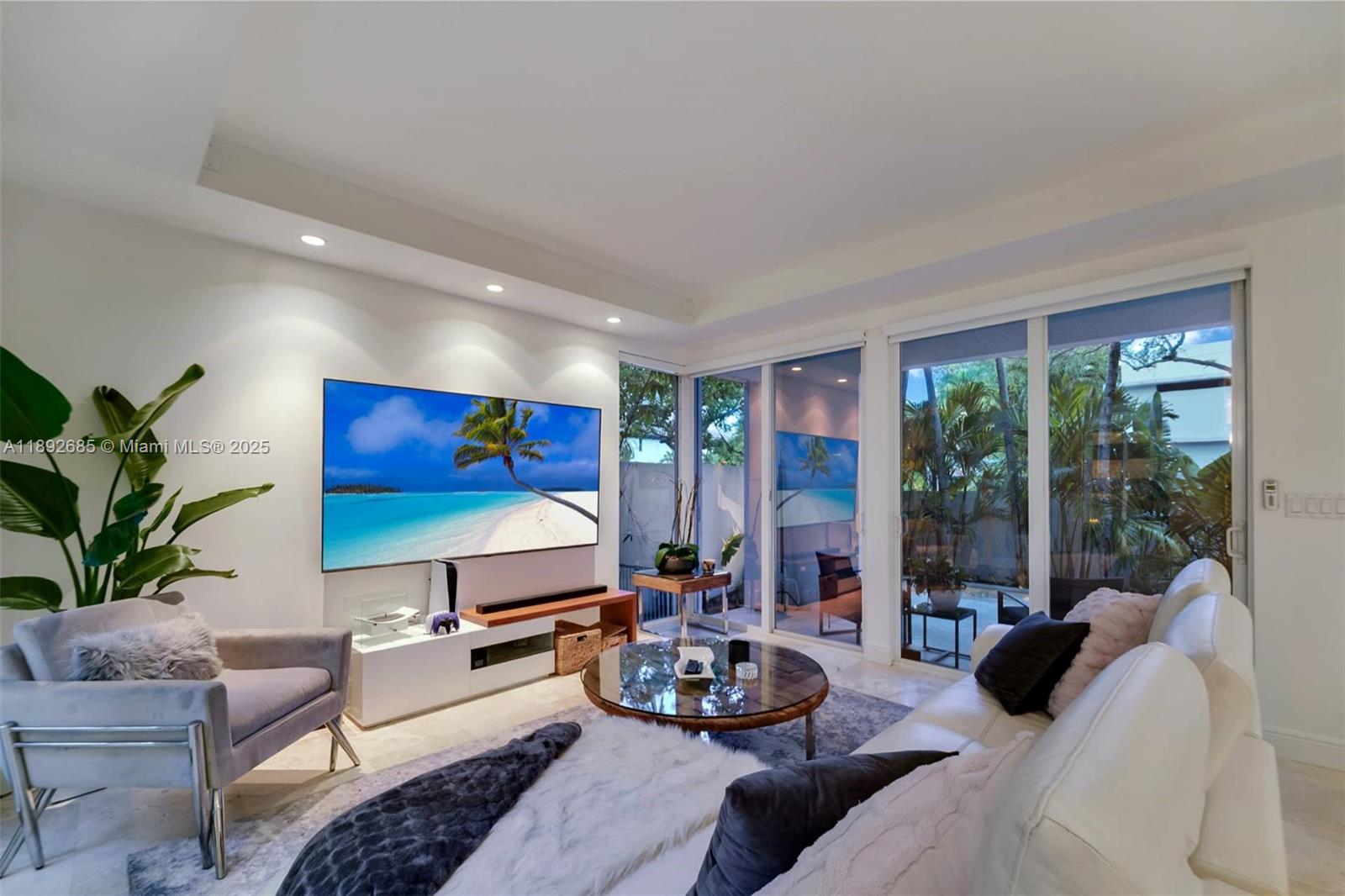 BOHEMIAN GROVE CONDO - Residential