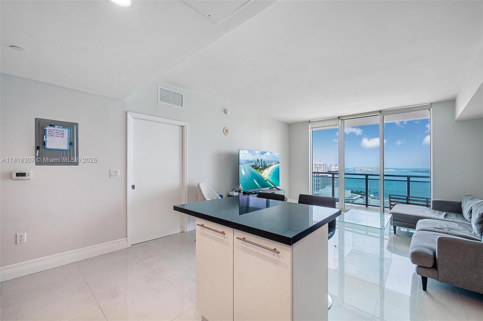 Rental Property at 951 Brickell Ave 2708, Miami, Broward County, Florida - Bedrooms: 1 
Bathrooms: 1  - $3,400 MO.