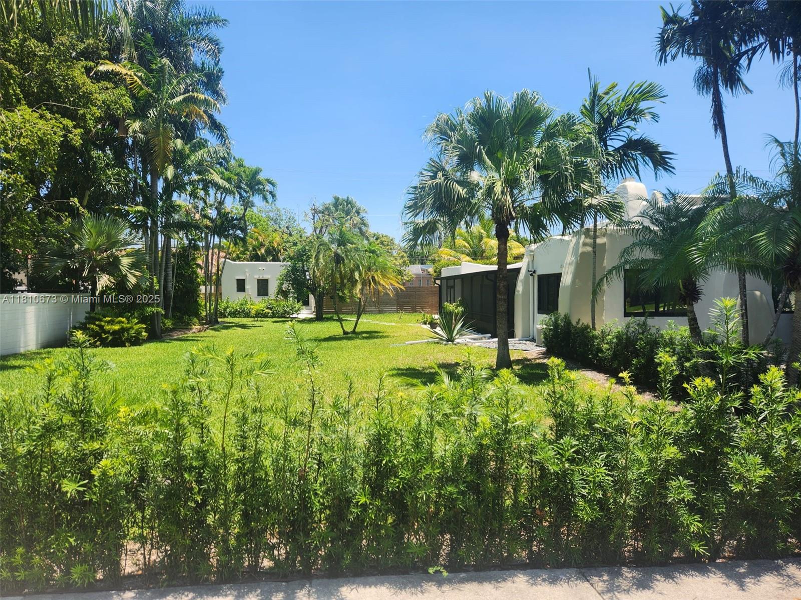 241 Palmetto Dr