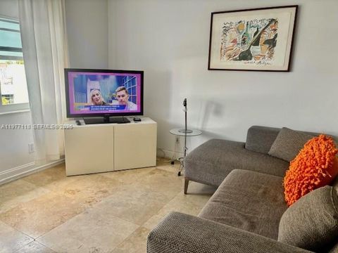 100 Lincoln Rd 531 Miami Beach FL 33139