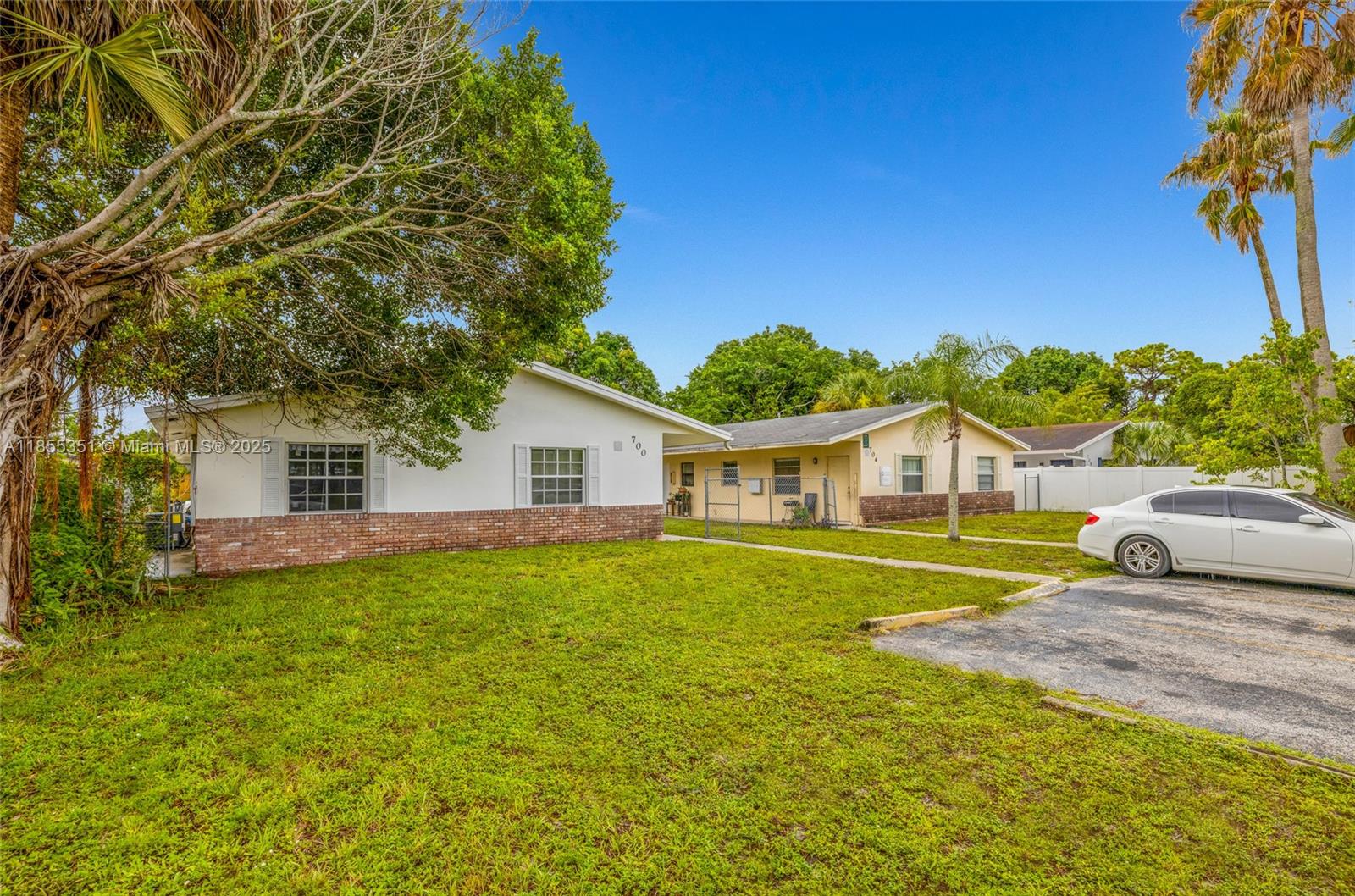700 SW 16th Ave