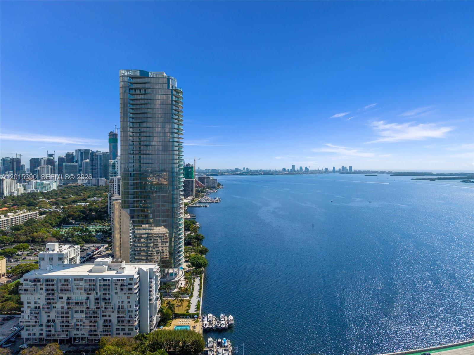 UNA RESIDENCES - Residential
