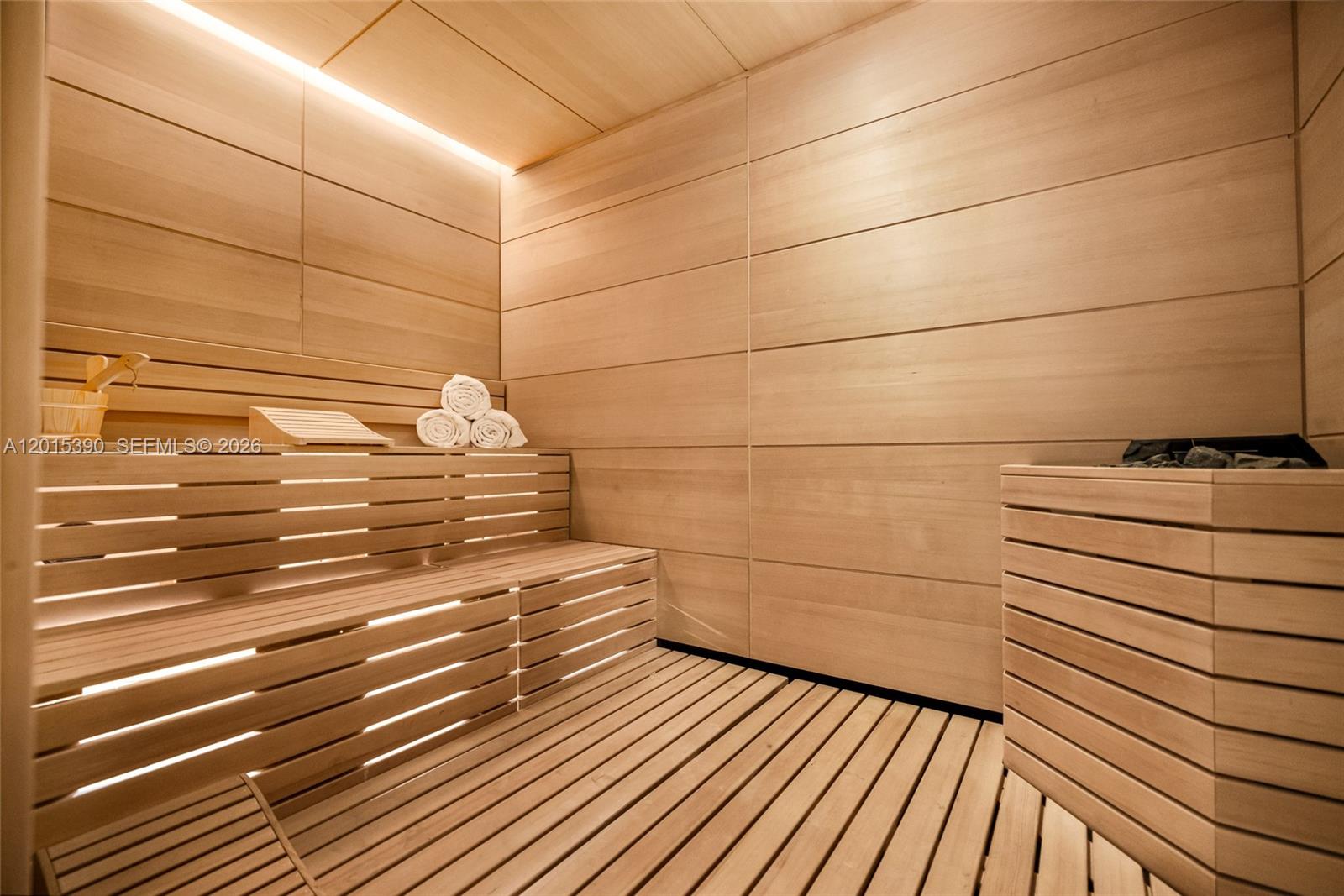 UNA RESIDENCES - Residential