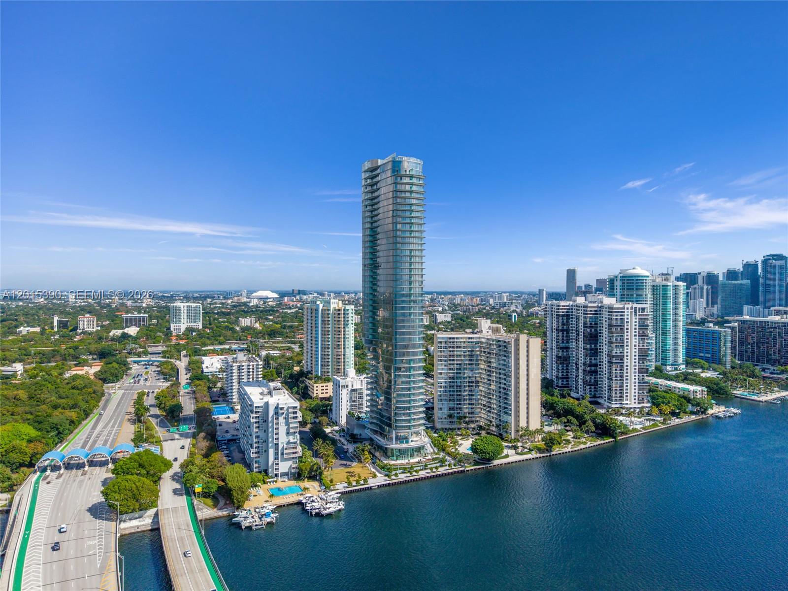UNA RESIDENCES - Residential