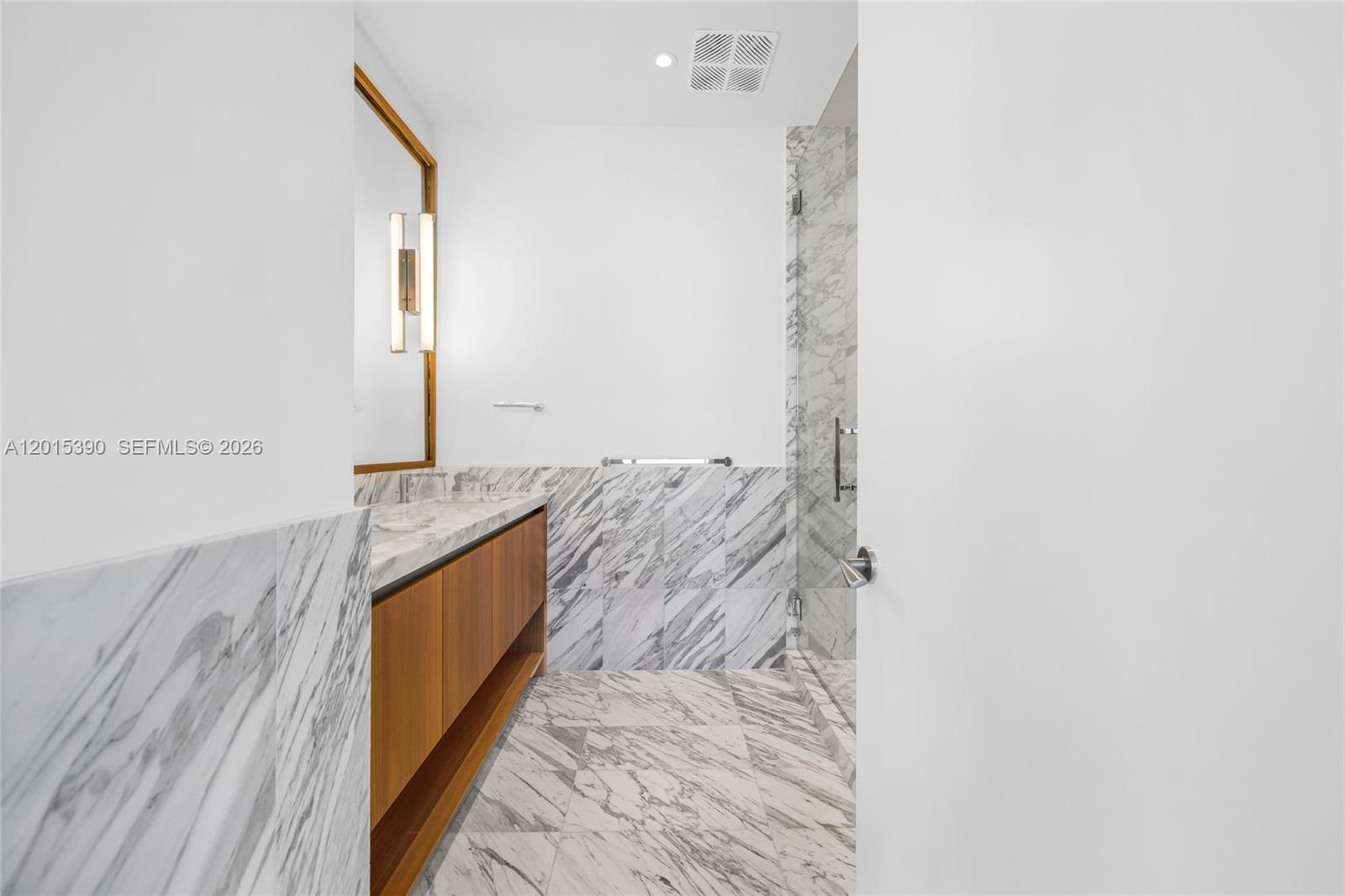 UNA RESIDENCES - Residential