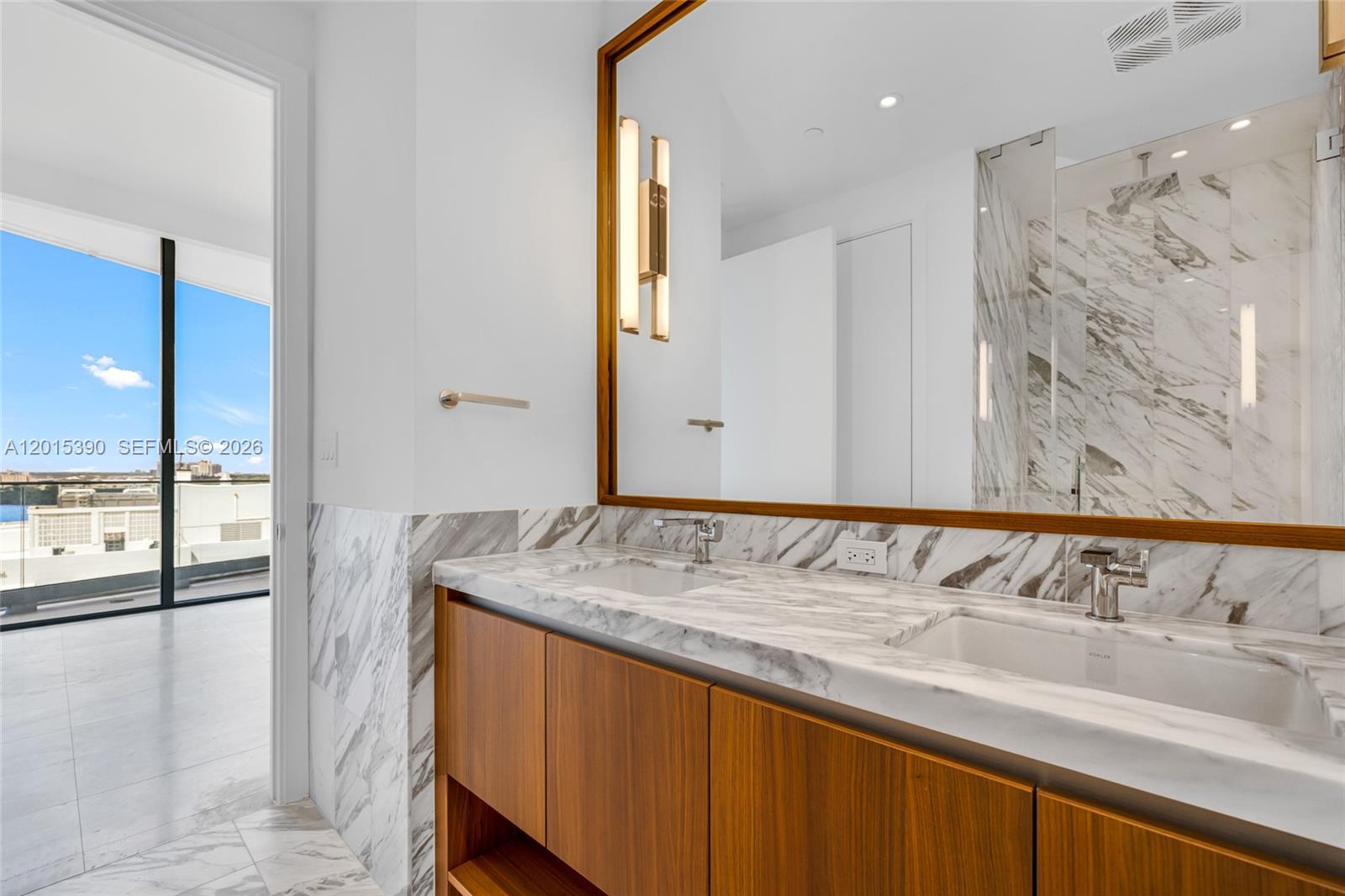 UNA RESIDENCES - Residential