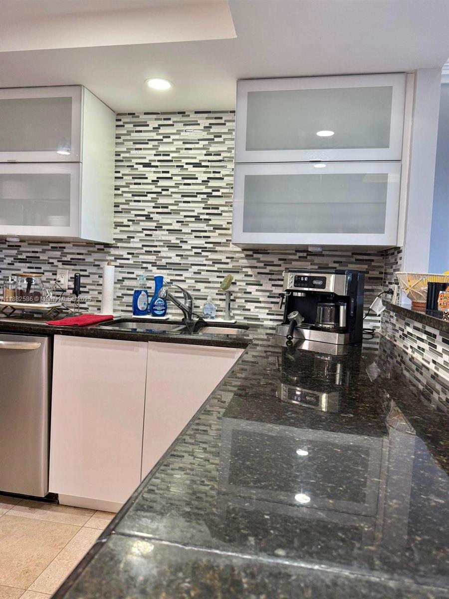 BUCKLEY TOWERS CONDO - EA - Residential