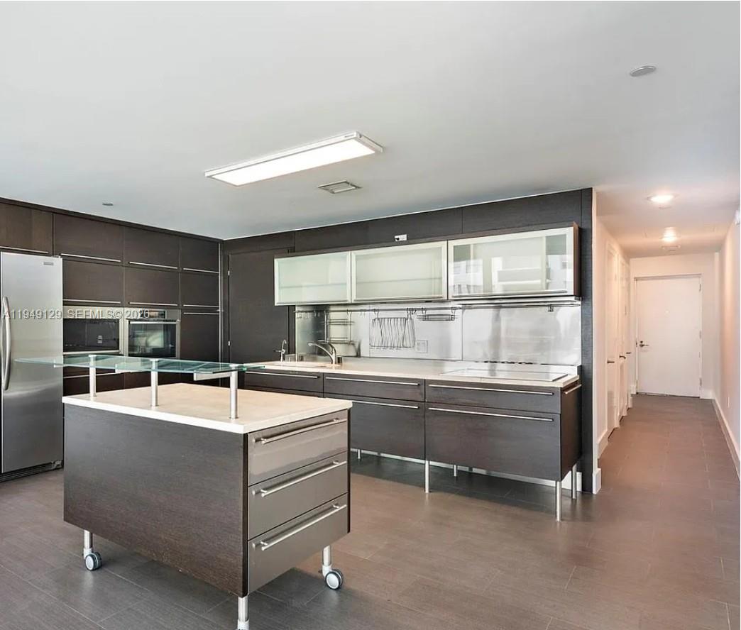 6000 Collins Ave 501