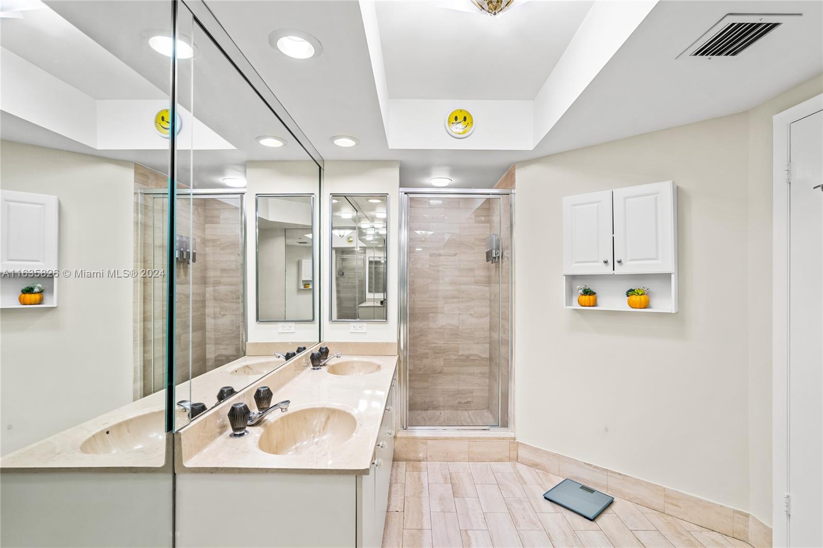 HAMPTONS WEST CONDO - Residential