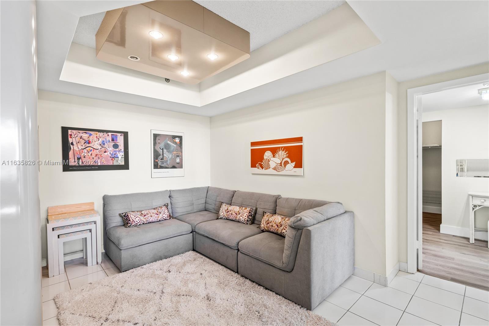 HAMPTONS WEST CONDO - Residential