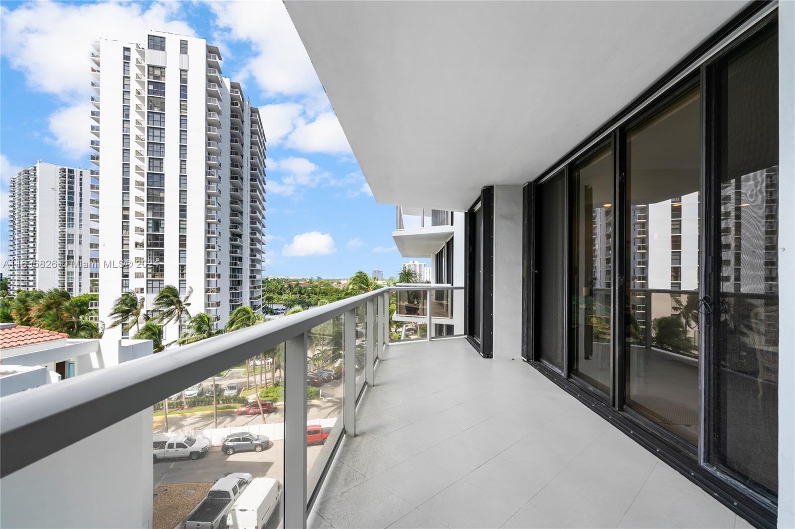 HAMPTONS WEST CONDO - Residential