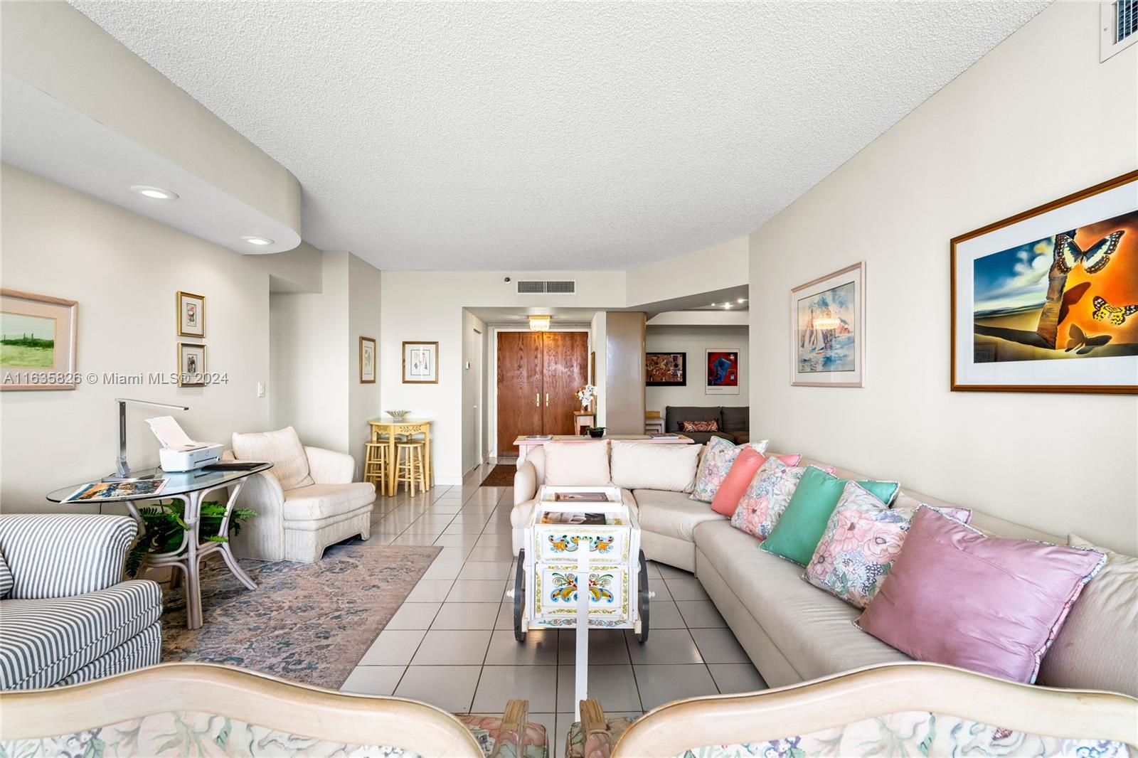 HAMPTONS WEST CONDO - Residential