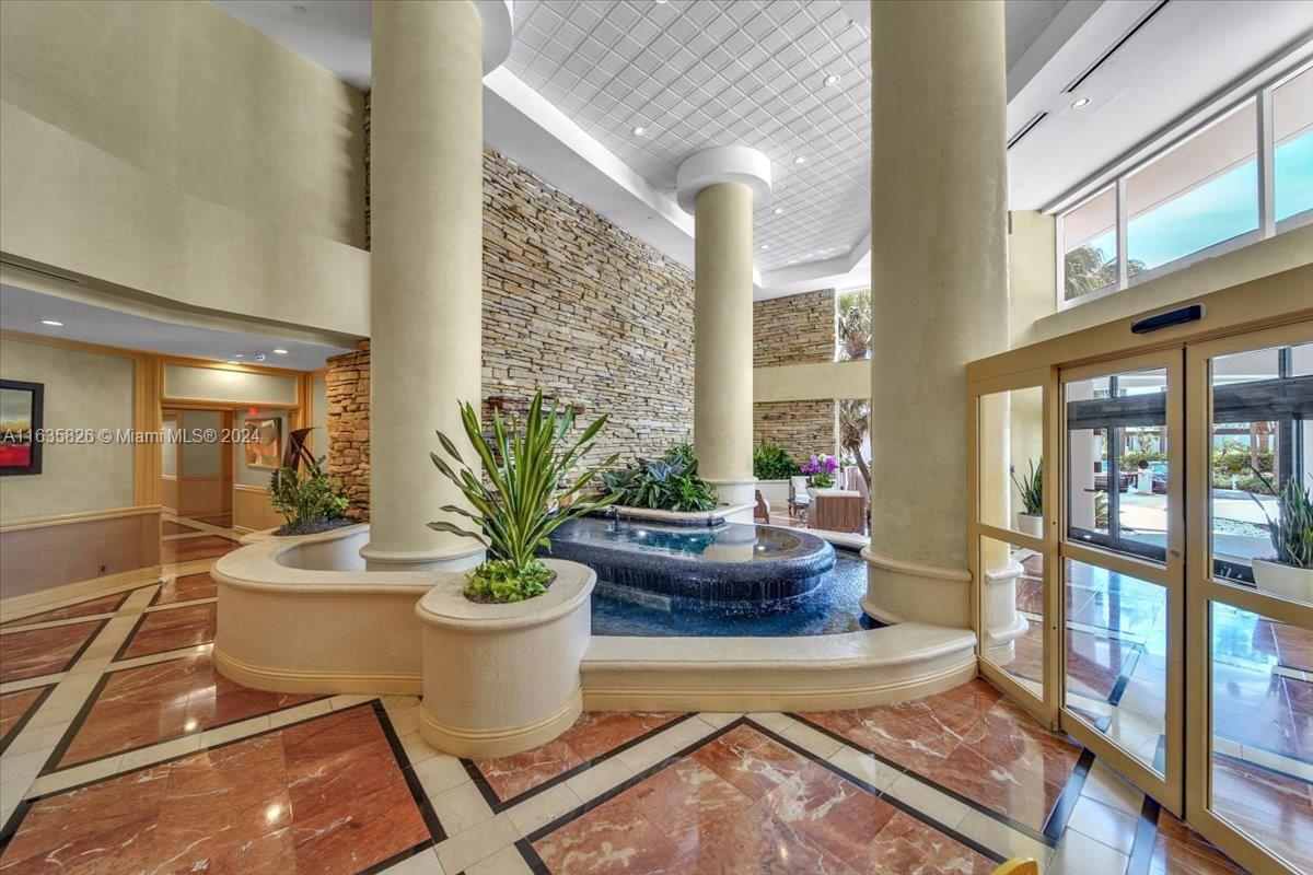 HAMPTONS WEST CONDO - Residential