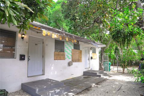 270 NW 35th St Miami FL 33127