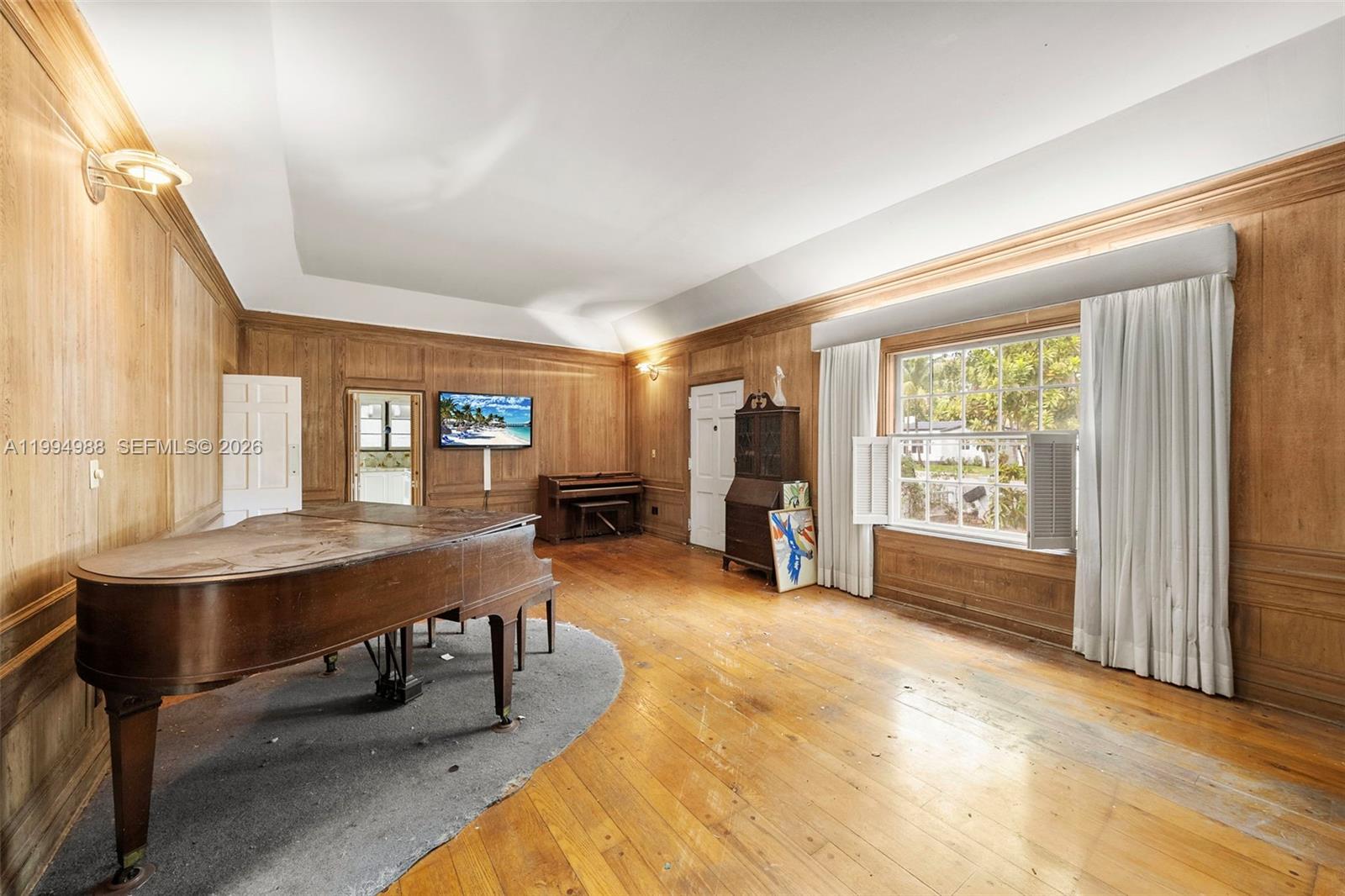 View photos, virtual tours, details... 140 NE 95th St