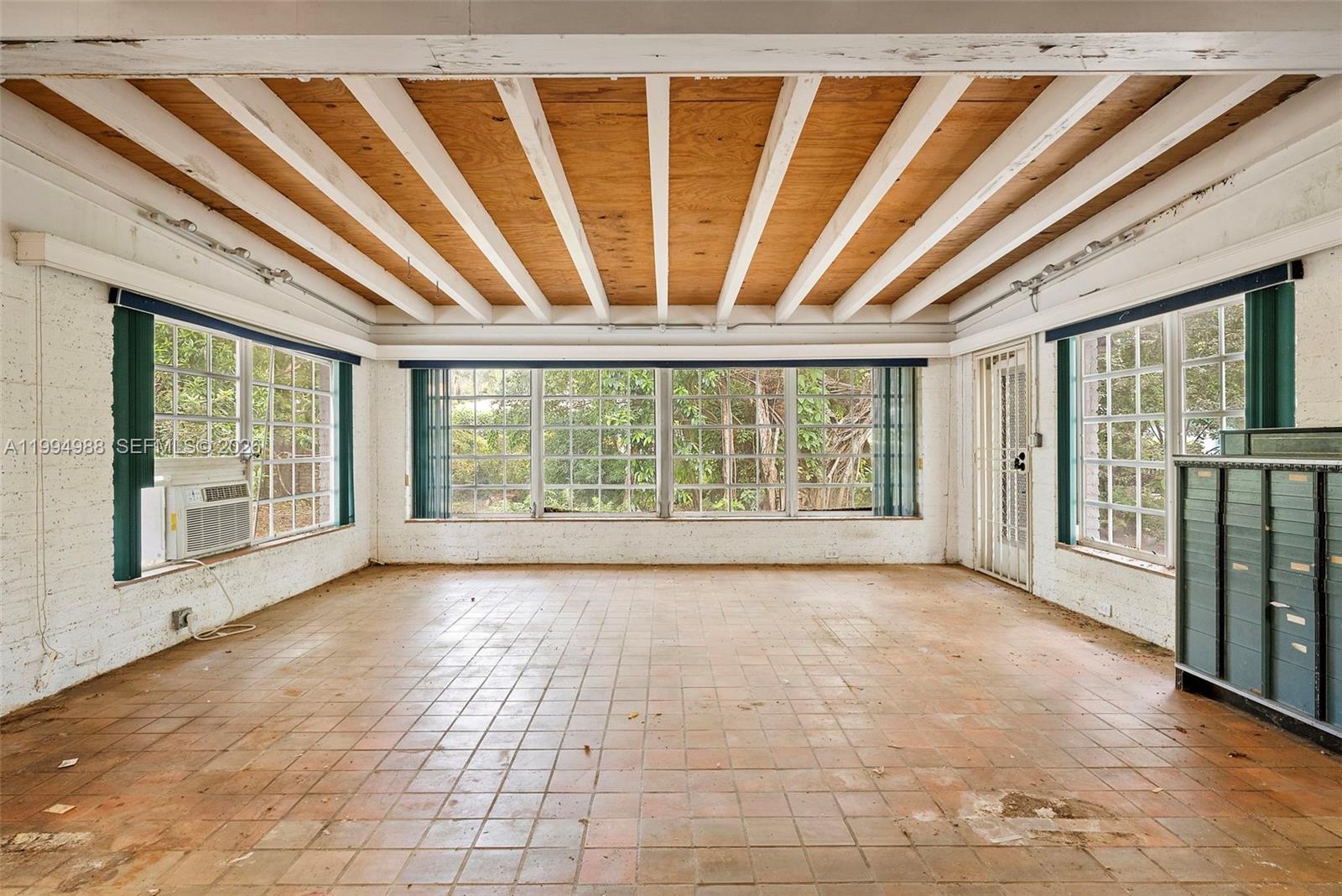 MIAMI SHORES SEC 1 AMD - Residential