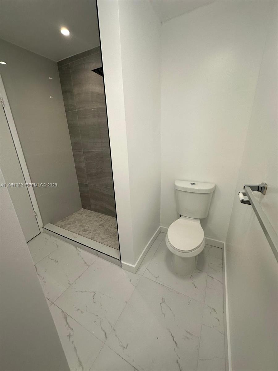 VILLAGE AT DADELAND CONDO - Residential