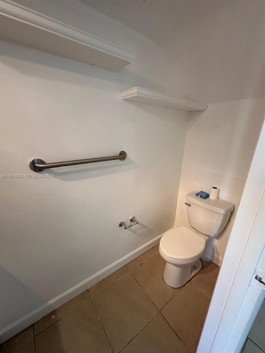 VILLAGE AT DADELAND CONDO - Residential