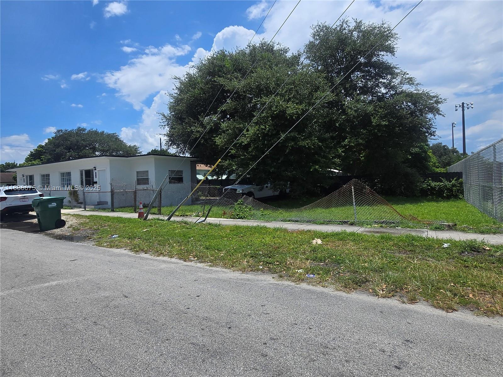 AVOCADO PARK - Residential Income