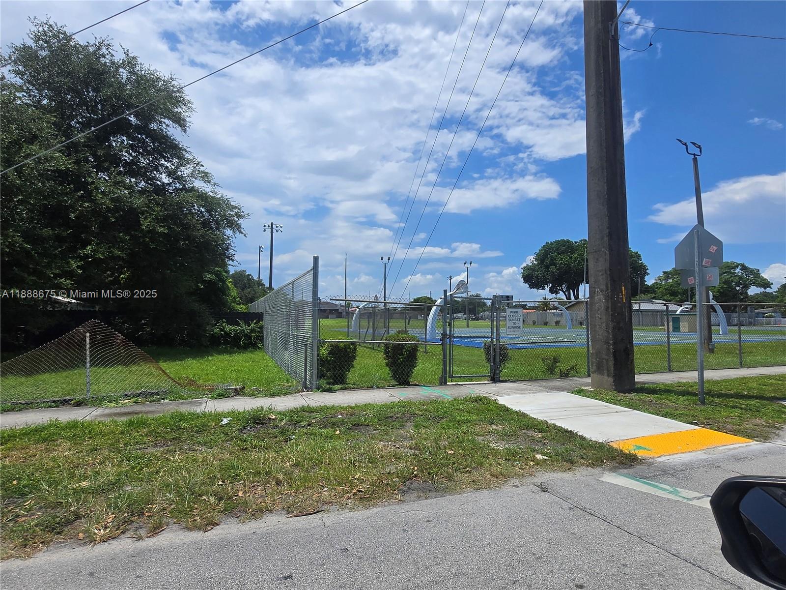 AVOCADO PARK - Residential Income