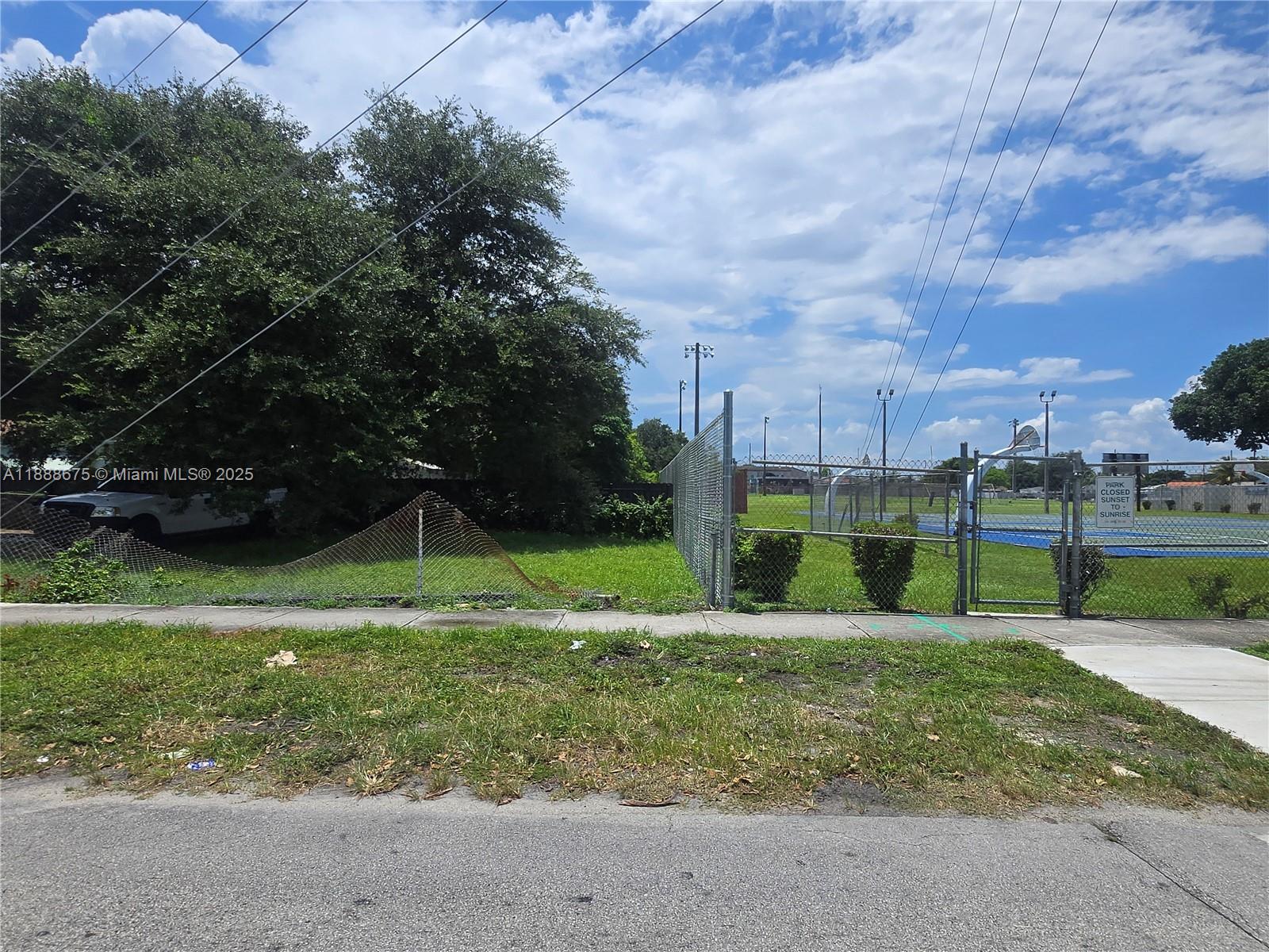 AVOCADO PARK - Residential Income