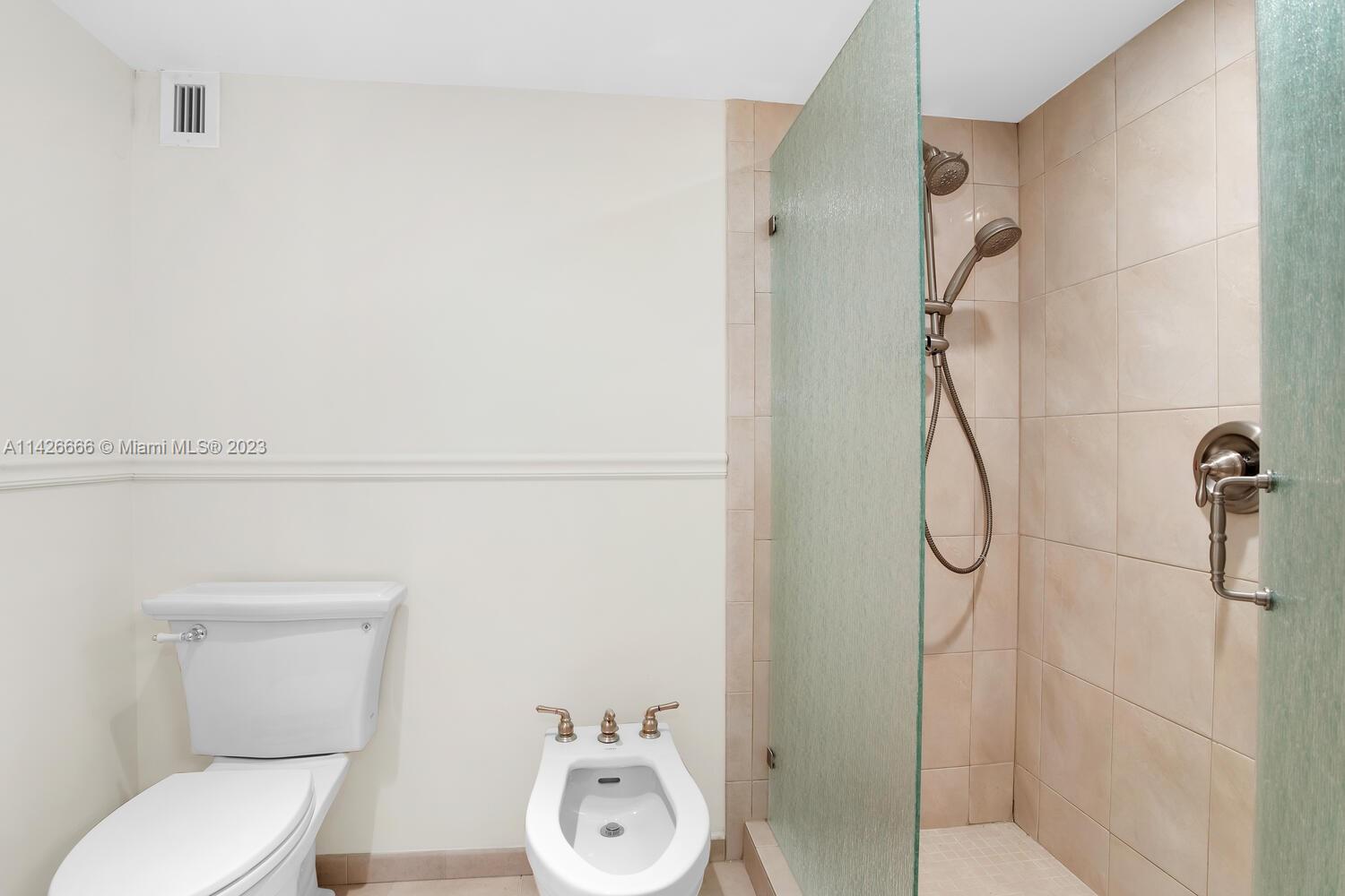 Coral Gables, Florida 33134, United States, 2 Bedrooms Bedrooms, ,2 BathroomsBathrooms,Residential,Active,71561