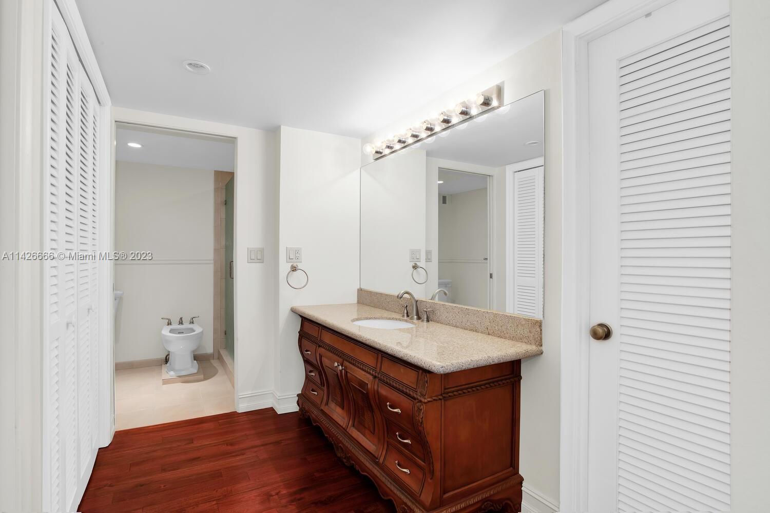 Coral Gables, Florida 33134, United States, 2 Bedrooms Bedrooms, ,2 BathroomsBathrooms,Residential,Active,71561