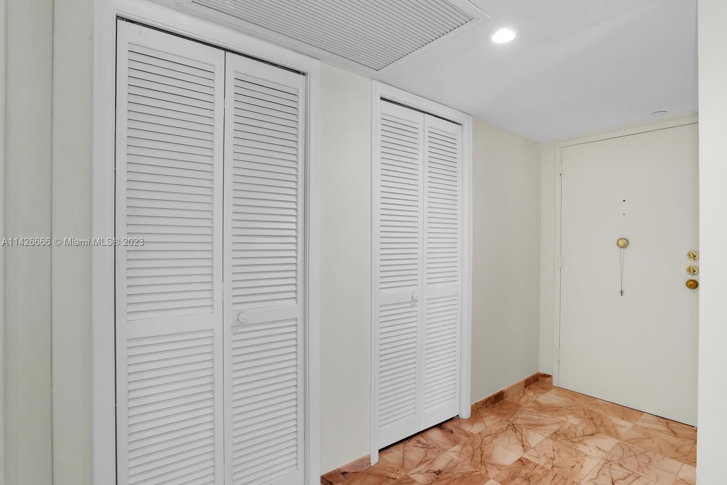 Coral Gables, Florida 33134, United States, 2 Bedrooms Bedrooms, ,2 BathroomsBathrooms,Residential,Active,71561