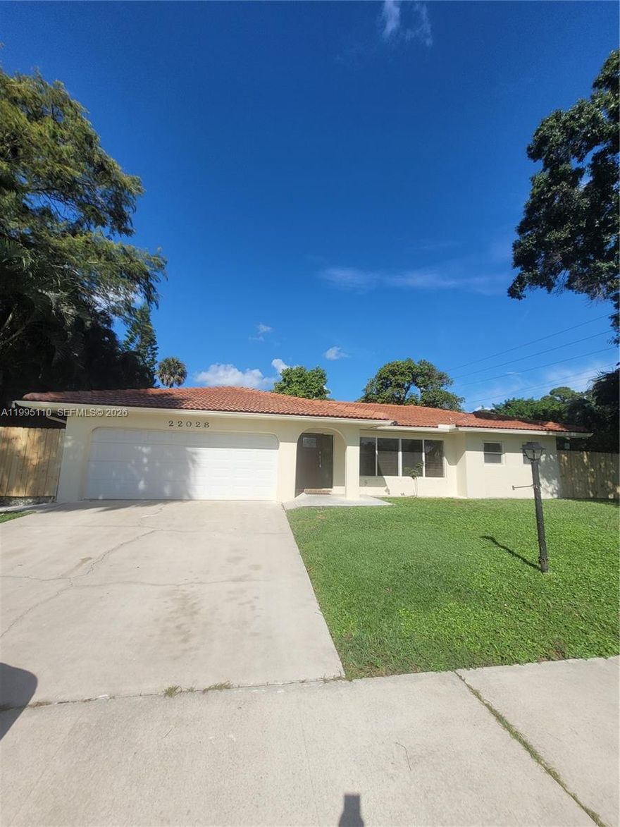 Spacious single family 5 bedrooms, 3 bathrooms with two car garage home, large fenced back yard with fruits tree. Close to restaurants and shopping center.