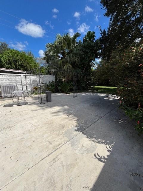 COUNTRY CLUB OF MIAMI - F - Residential Lease