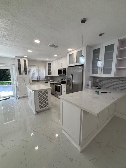 18908 Bobolink Dr