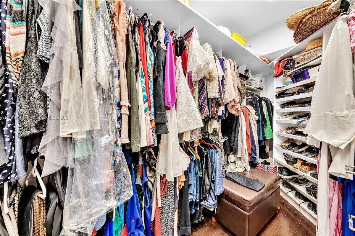 7000 ISL BLVD WILLIAMS IS - Residential