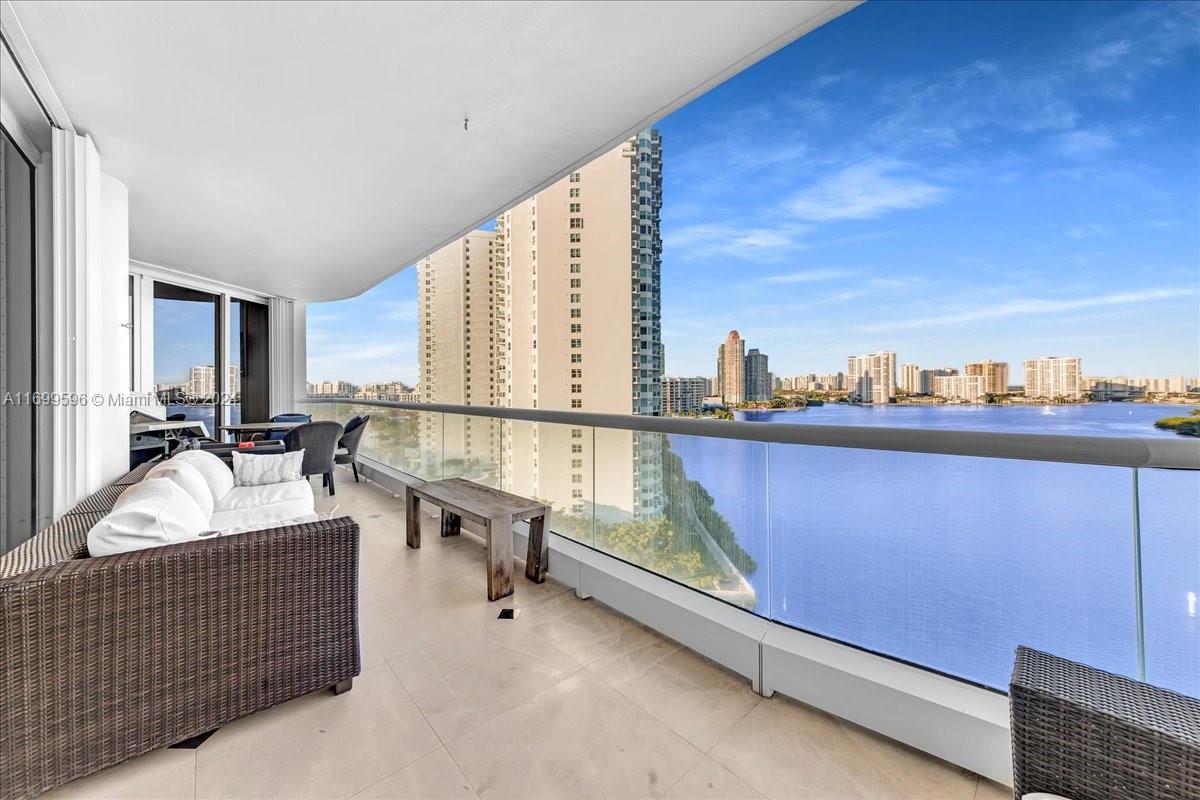 7000 ISL BLVD WILLIAMS IS - Residential