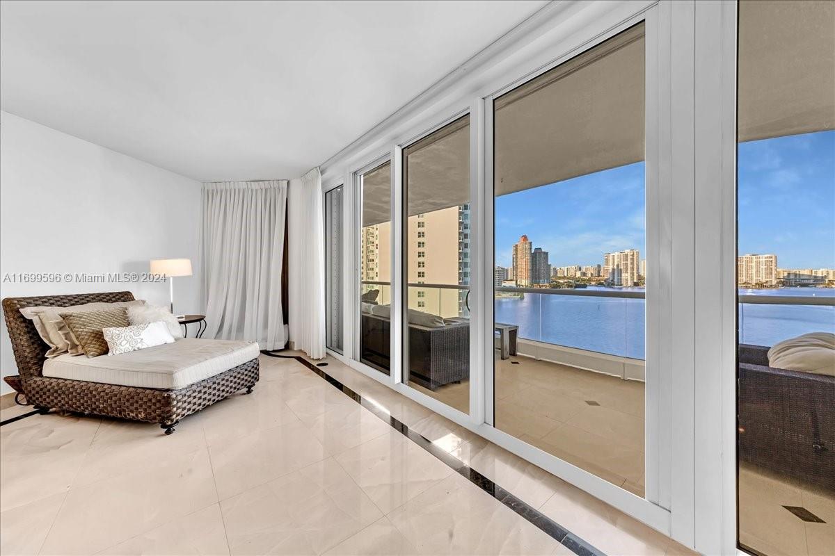 7000 ISL BLVD WILLIAMS IS - Residential